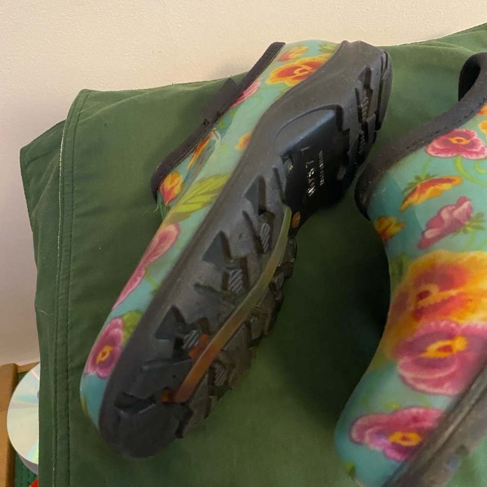 Sloggers- Women’s water-resistant Clogs-Floral -Sz 7-Made in USA - Picture 6 of 7